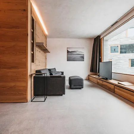 Rocksresort Aparthotel 4*